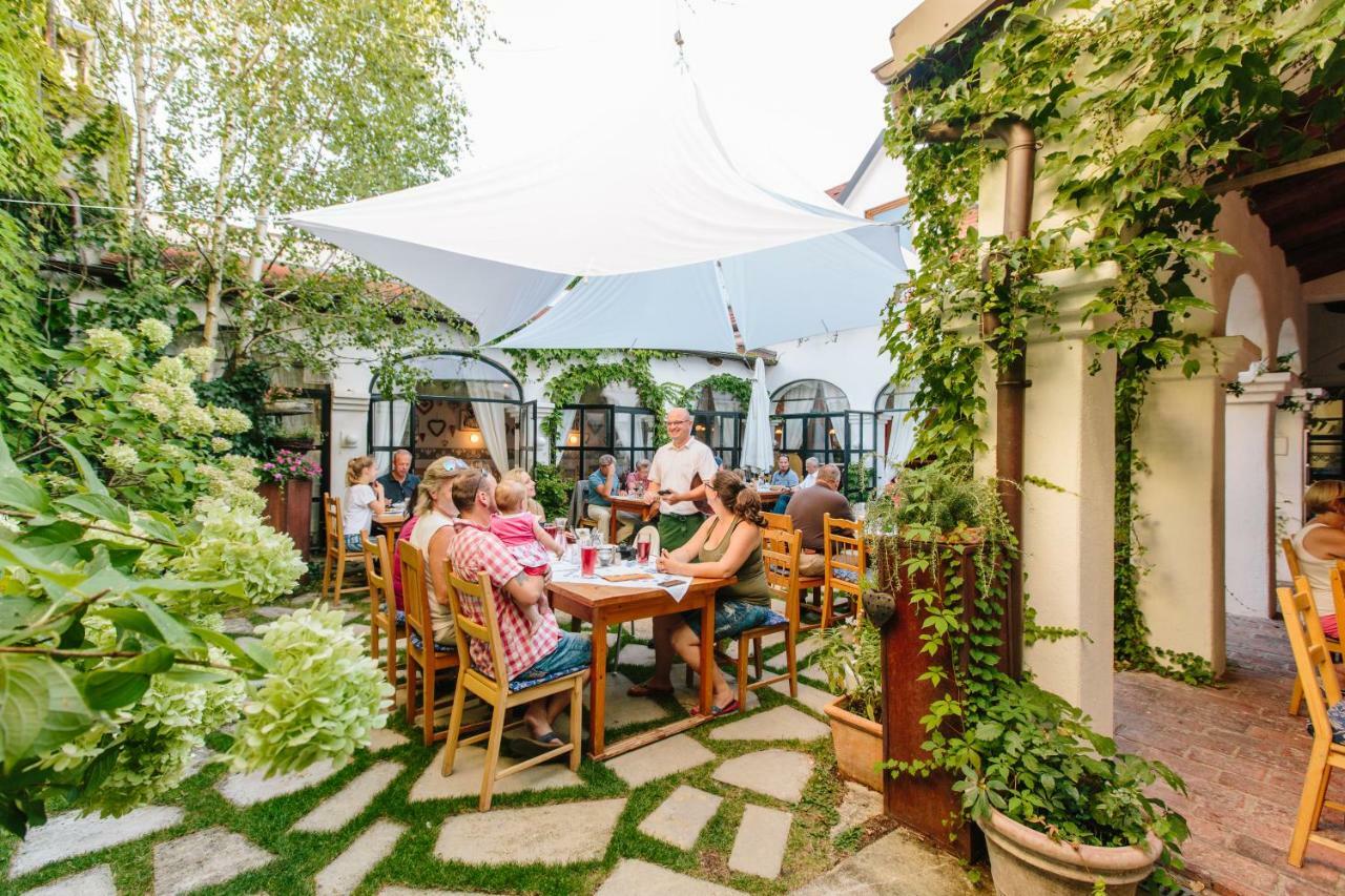 Oleander Romantik Zimmer Trausdorf an der Wulka Zewnętrze zdjęcie