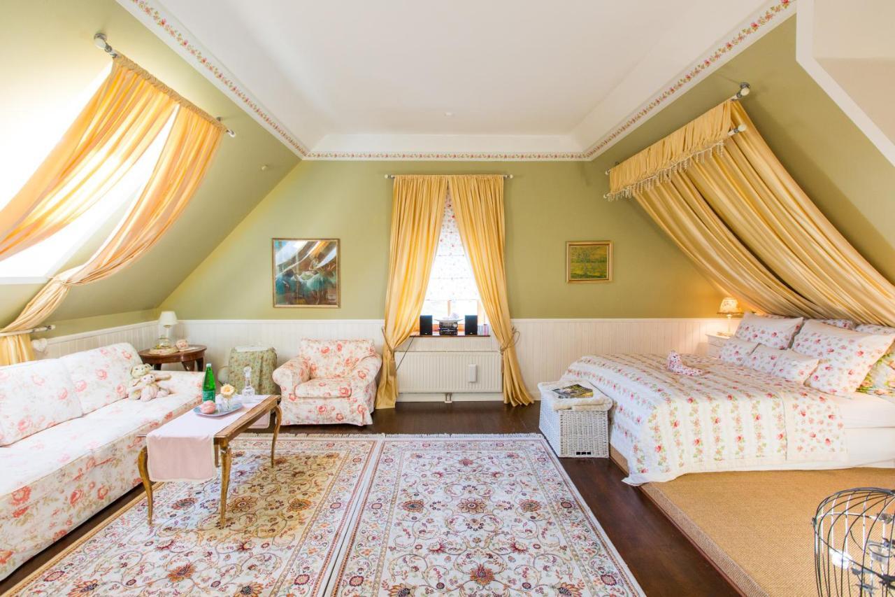Oleander Romantik Zimmer Trausdorf an der Wulka Zewnętrze zdjęcie